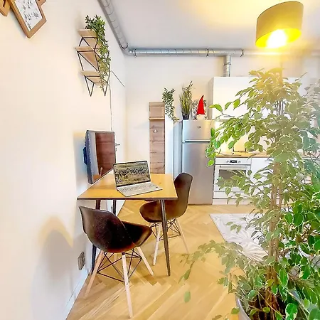 Cofy Rentals - Near-Centrally Located, Quiet District, Air-Conditioning, Free Parking, 24-7 Express Check-In-Out, Close To Nature, Everything You Need For Living! Tartu Room photo