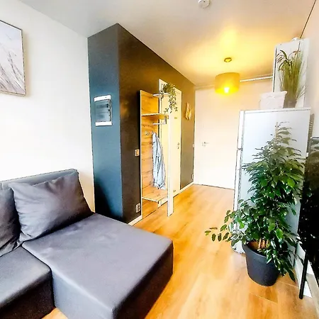 Cofy Rentals - Near-Centrally Located, Quiet District, Air-Conditioning, Free Parking, 24-7 Express Check-In-Out, Close To Nature, Everything You Need For Living! Tartu Room photo