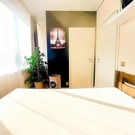 Cofy Rentals - Near-Centrally Located, Quiet District, Air-Conditioning, Free Parking, 24-7 Express Check-In-Out, Close To Nature, Everything You Need For Living! Tartu Room photo