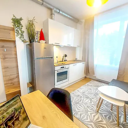 Cofy Rentals - Near-Centrally Located, Quiet District, Air-Conditioning, Free Parking, 24-7 Express Check-In-Out, Close To Nature, Everything You Need For Living! Tartu Room photo