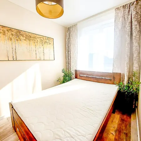Cofy Rentals - Near-Centrally Located, Quiet District, Air-Conditioning, Free Parking, 24-7 Express Check-In-Out, Close To Nature, Everything You Need For Living! Tartu Room photo