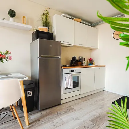 Cofy Rentals - Near-Centrally Located, Quiet District, Air-Conditioning, Free Parking, 24-7 Express Check-In-Out, Close To Nature, Everything You Need For Living! Tartu Room photo