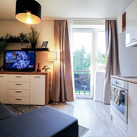 Cofy Rentals - Near-Centrally Located, Quiet District, Air-Conditioning, Free Parking, 24-7 Express Check-In-Out, Close To Nature, Everything You Need For Living! Tartu Exterior photo