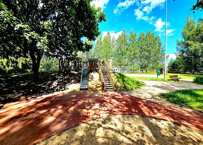 Cofy Rentals - Near-Centrally Located, Quiet District, Air-Conditioning, Free Parking, 24-7 Express Check-In-Out, Close To Nature, Everything You Need For Living!