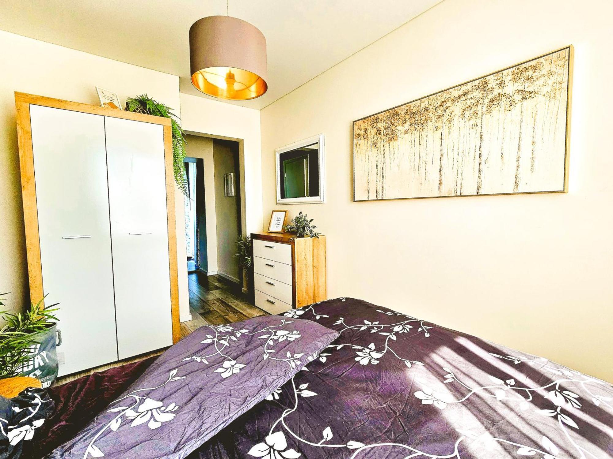 Cofy - Near-centrally Located, Quiet District, Air-conditioning, Free Parking, 24-7 Express Check-in-out, Close To Nature, Everything Need For Living!