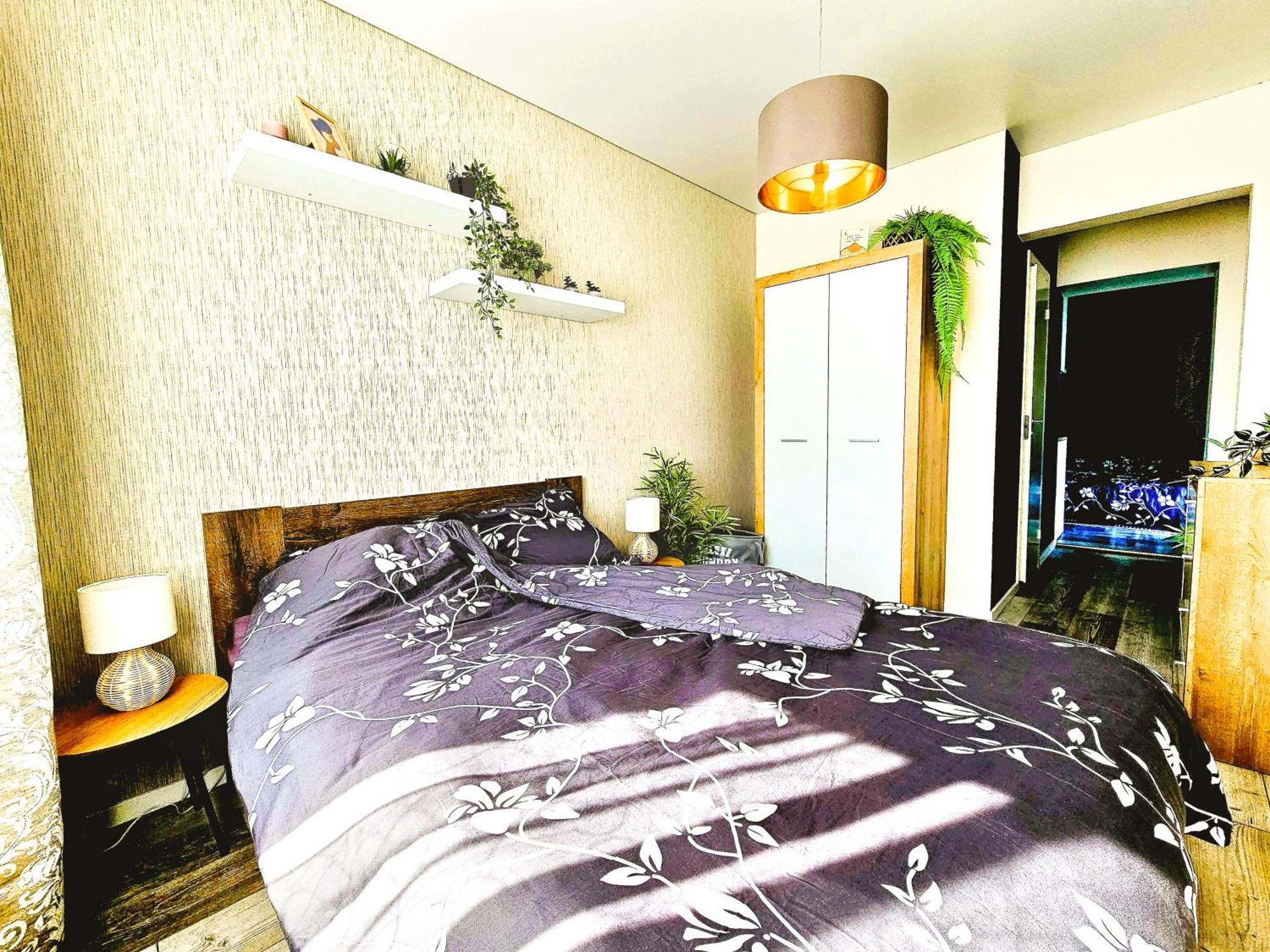 Apartment Cofy - Near-centrally Located, Quiet District, Air-conditioning, Free Parking, 24-7 Express Check-in-out, Close To Nature, Everything Need For Living!