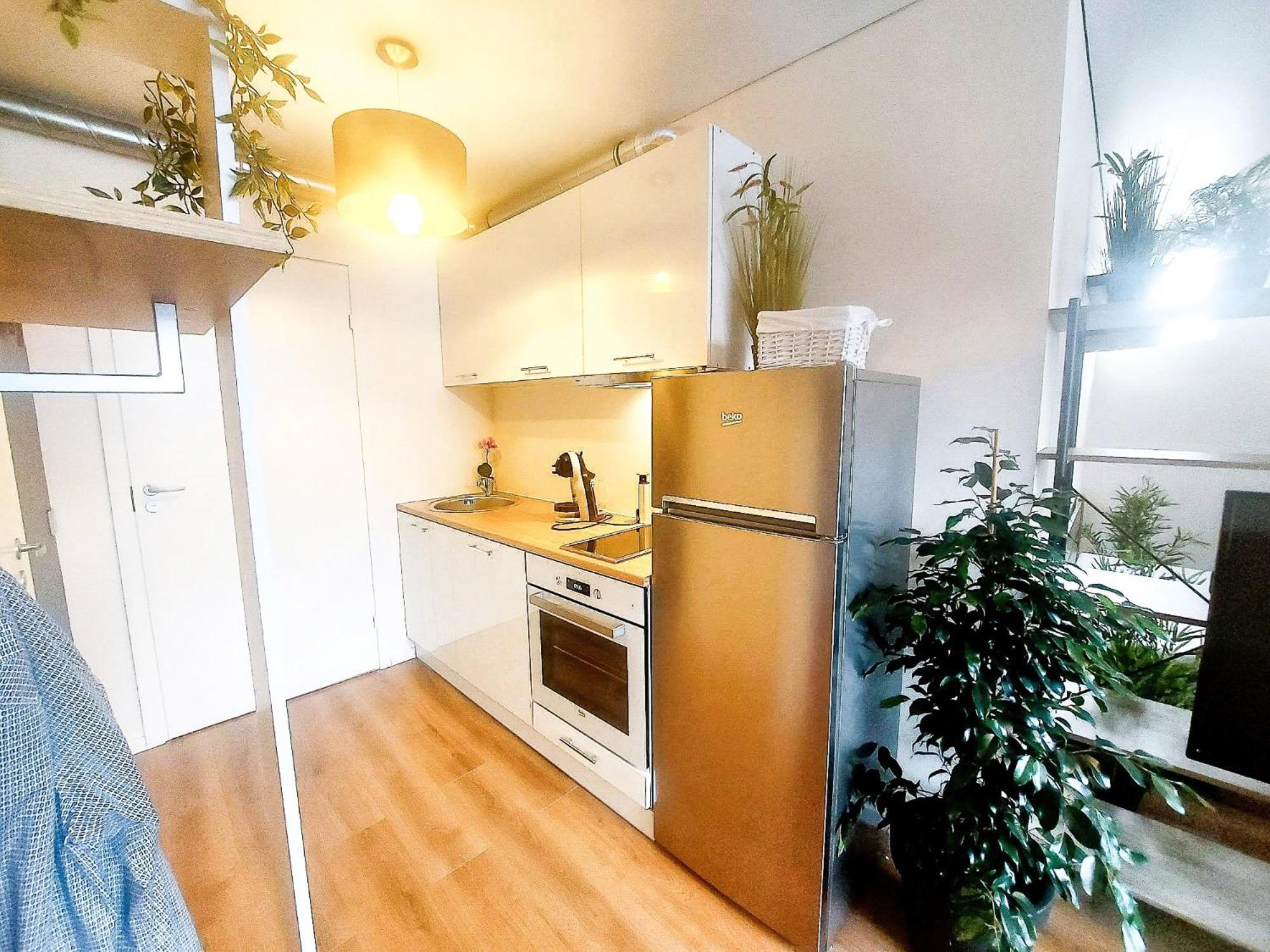 Apartament Cofy - Near-centrally Located, Quiet District, Air-conditioning, Free Parking, 24-7 Express Check-in-out, Close To Nature, Everything Need For Living!