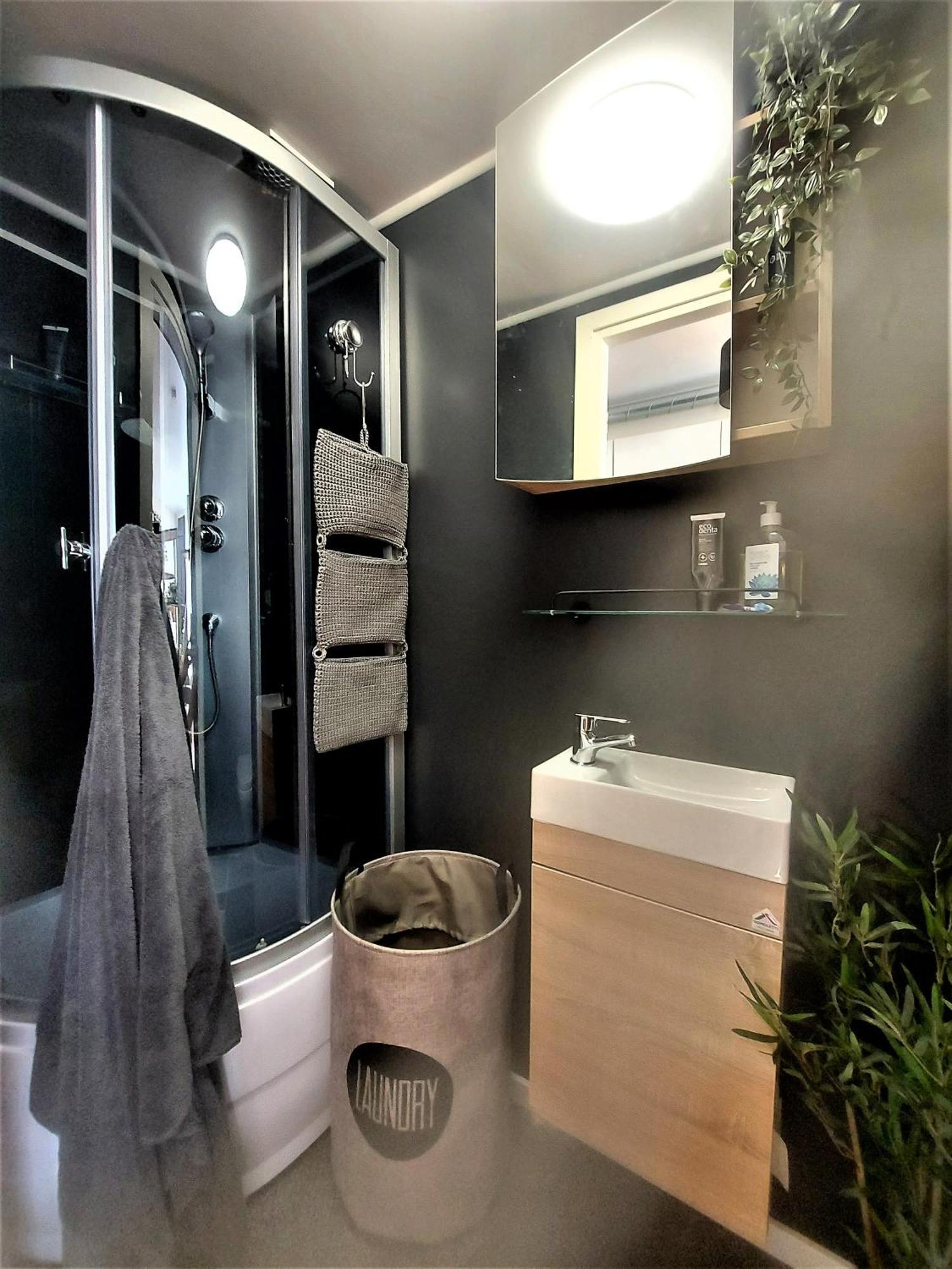 Cofy - Near-centrally Located, Quiet District, Air-conditioning, Free Parking, 24-7 Express Check-in-out, Close To Nature, Everything Need For Living! Apartment Tartu