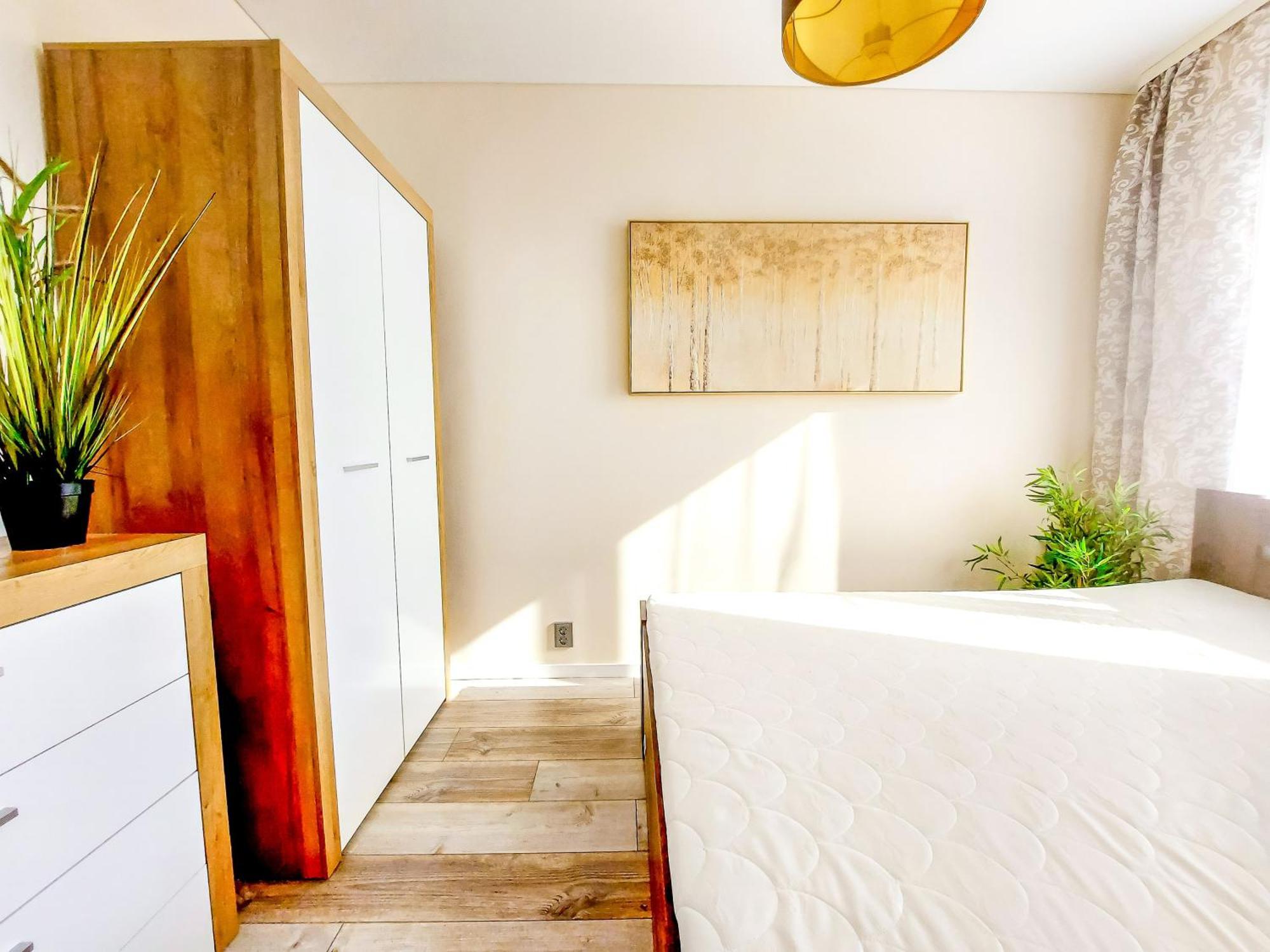 Apartment Cofy - Near-centrally Located, Quiet District, Air-conditioning, Free Parking, 24-7 Express Check-in-out, Close To Nature, Everything Need For Living!