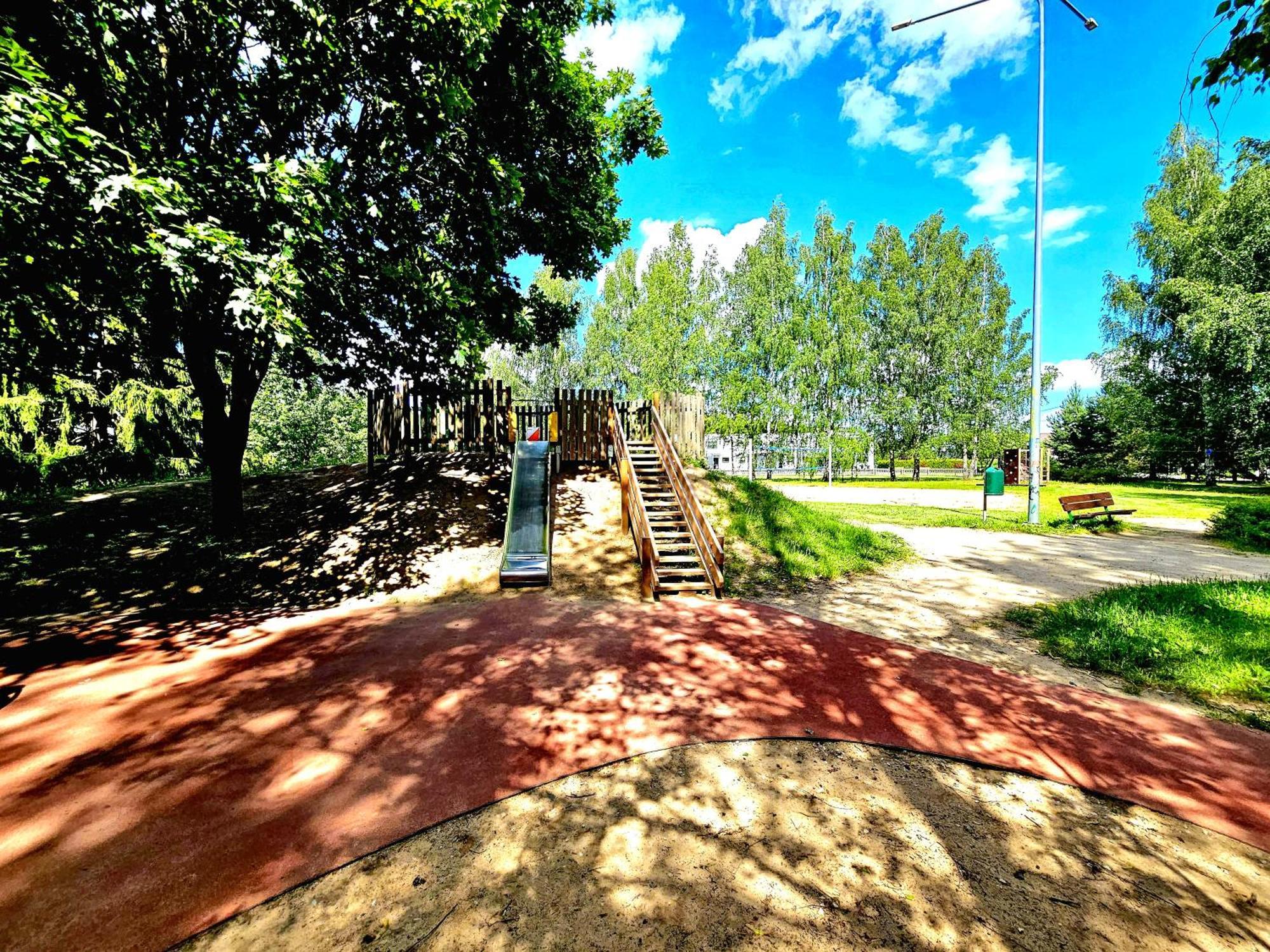 Cofy - Near-centrally Located, Quiet District, Air-conditioning, Free Parking, 24-7 Express Check-in-out, Close To Nature, Everything Need For Living! Tartu